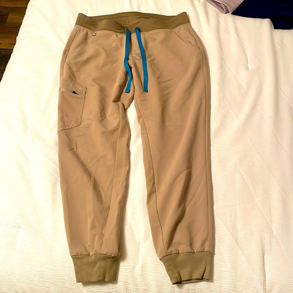 Figs Sandstone Zamora Jogger Scrubs